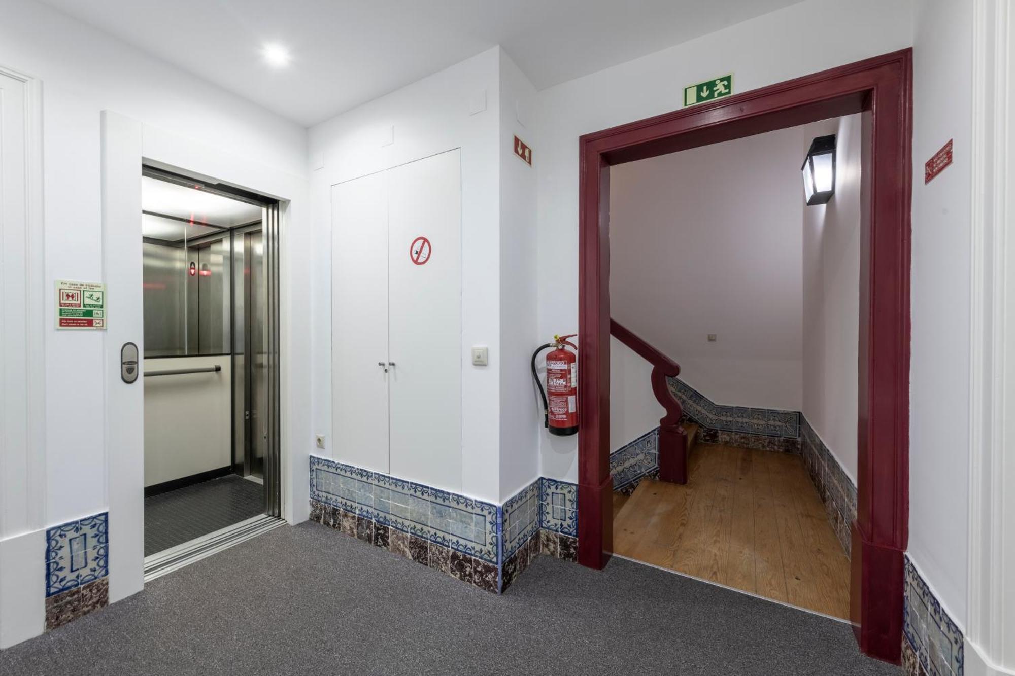 Living Lisboa Baixa Apartments Bagian luar foto